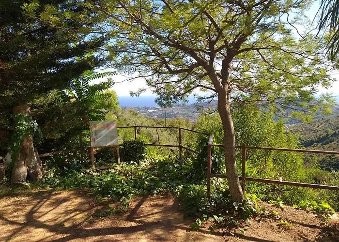 Летний дом Detached House With Garden And Sea View *