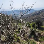 Detached House With Garden And Sea View Casa di campagna *