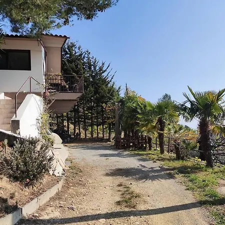 Detached House With Garden And Sea View Country house