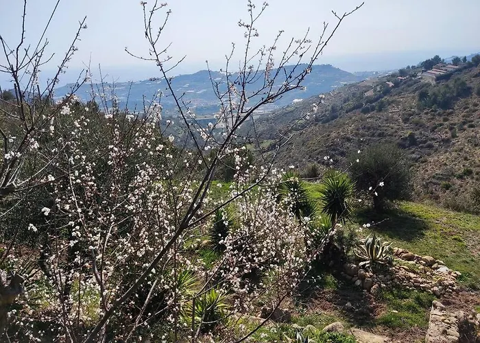 Detached House With Garden And Sea View Country house *