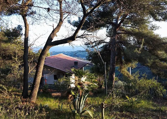 Detached House With Garden And Sea View Country house *